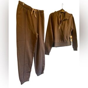 NWT Vuori jogger and hoodie set Size L